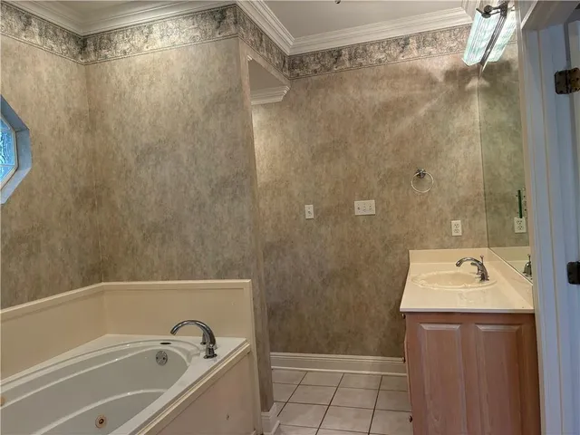 $2,700 | 363 North O Hammond Highway, New Orleans, LA 70124