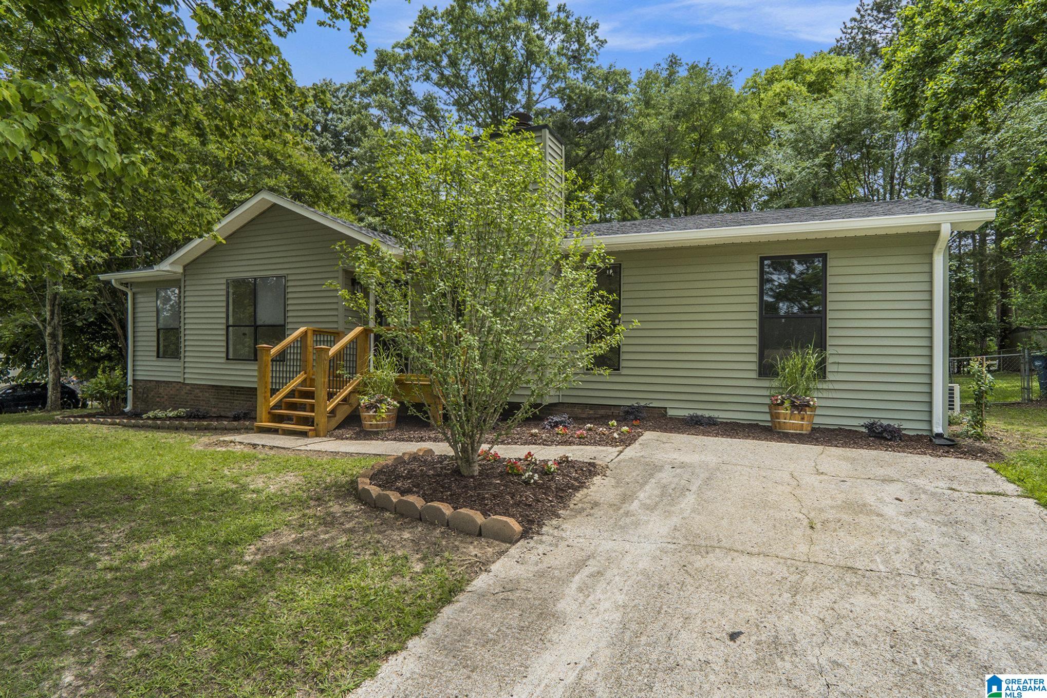 412 Meadowlark Place Alabaster, AL 35007 - Photo 2 of 27