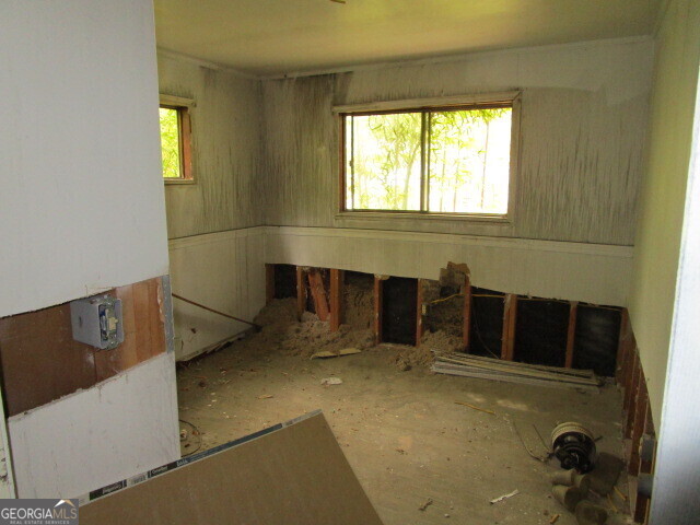 190 Youngblood Road Southeast Milledgeville, GA 31061 - Photo 14 of 37 a bathroom with a sink and a window