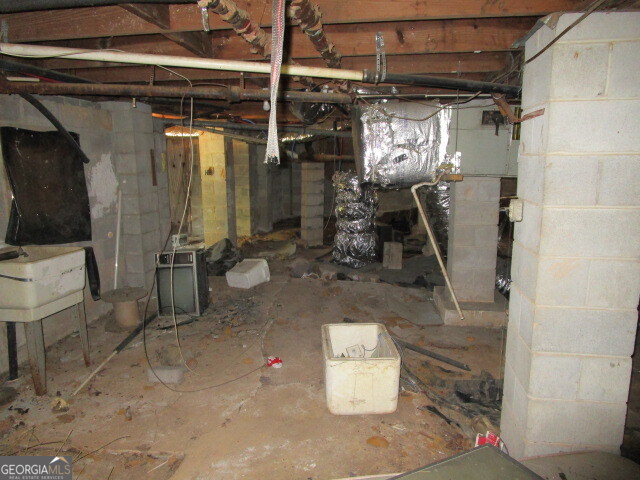 190 Youngblood Road Southeast Milledgeville, GA 31061 - Photo 32 of 37 a view of a room with gym equipment