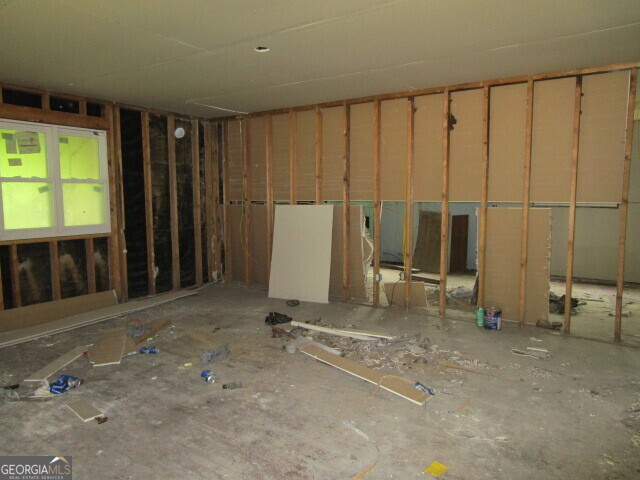 190 Youngblood Road Southeast Milledgeville, GA 31061 - Photo 8 of 37 a view of a room with closet