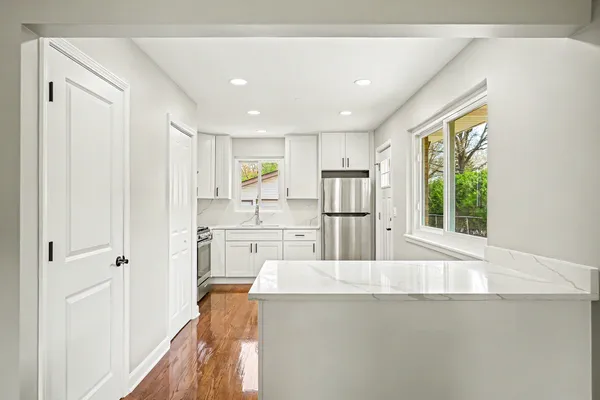 $499,900 | 507 Kenilworth Avenue, Glen Ellyn, IL 60137