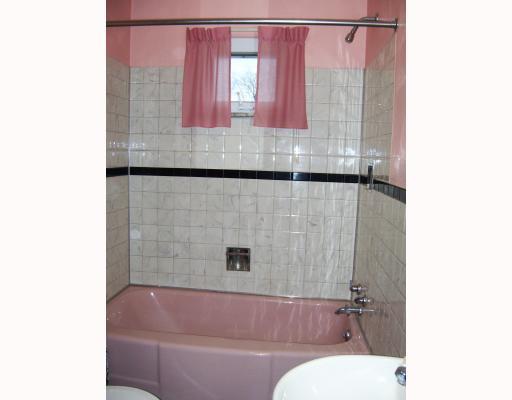 447 Bear Road Worthington, PA 16262 - Photo 10 of 10 Master Bath/Spa.