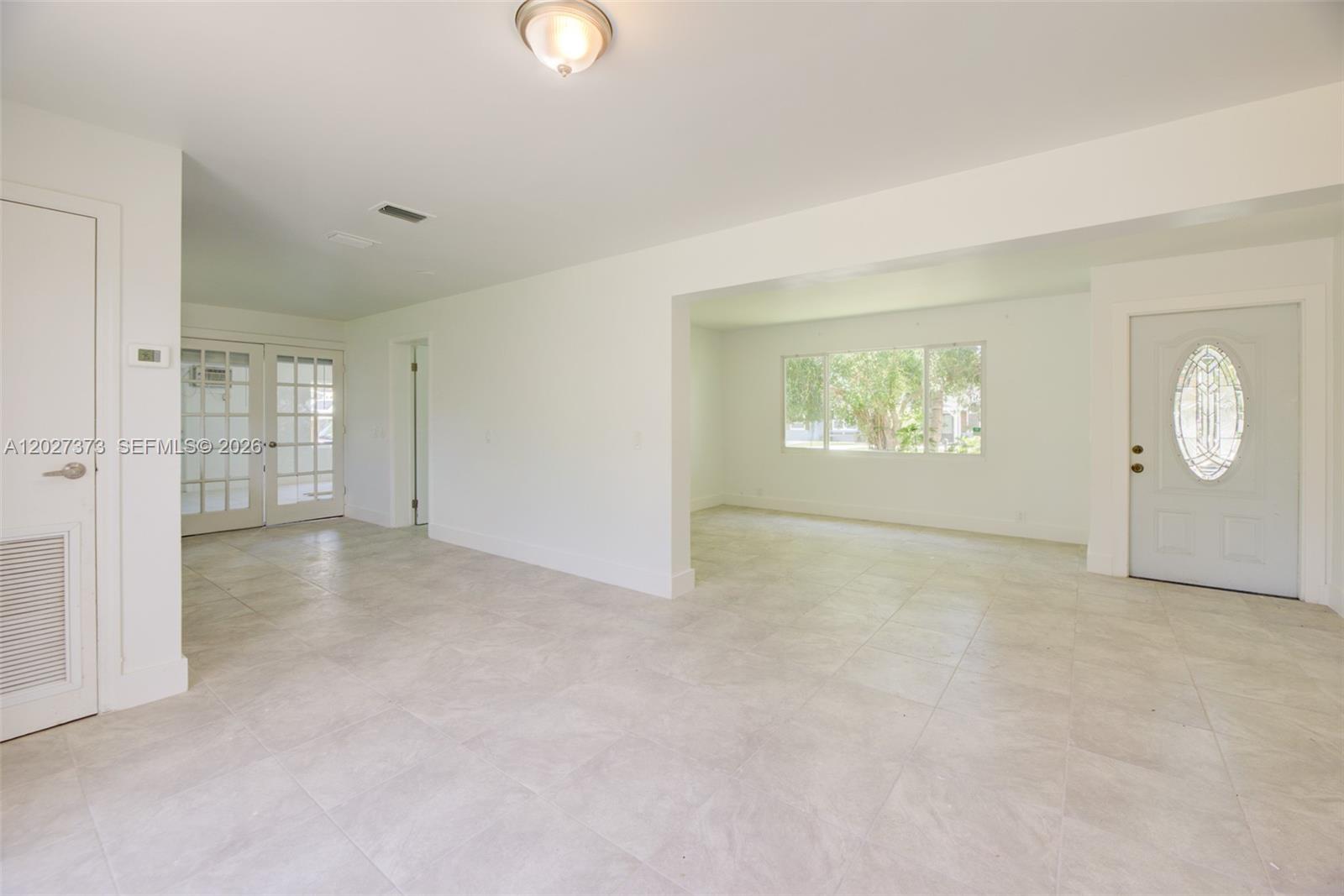 3327 Sapphire Road Lake Worth, FL 33462 - Photo 10 of 34