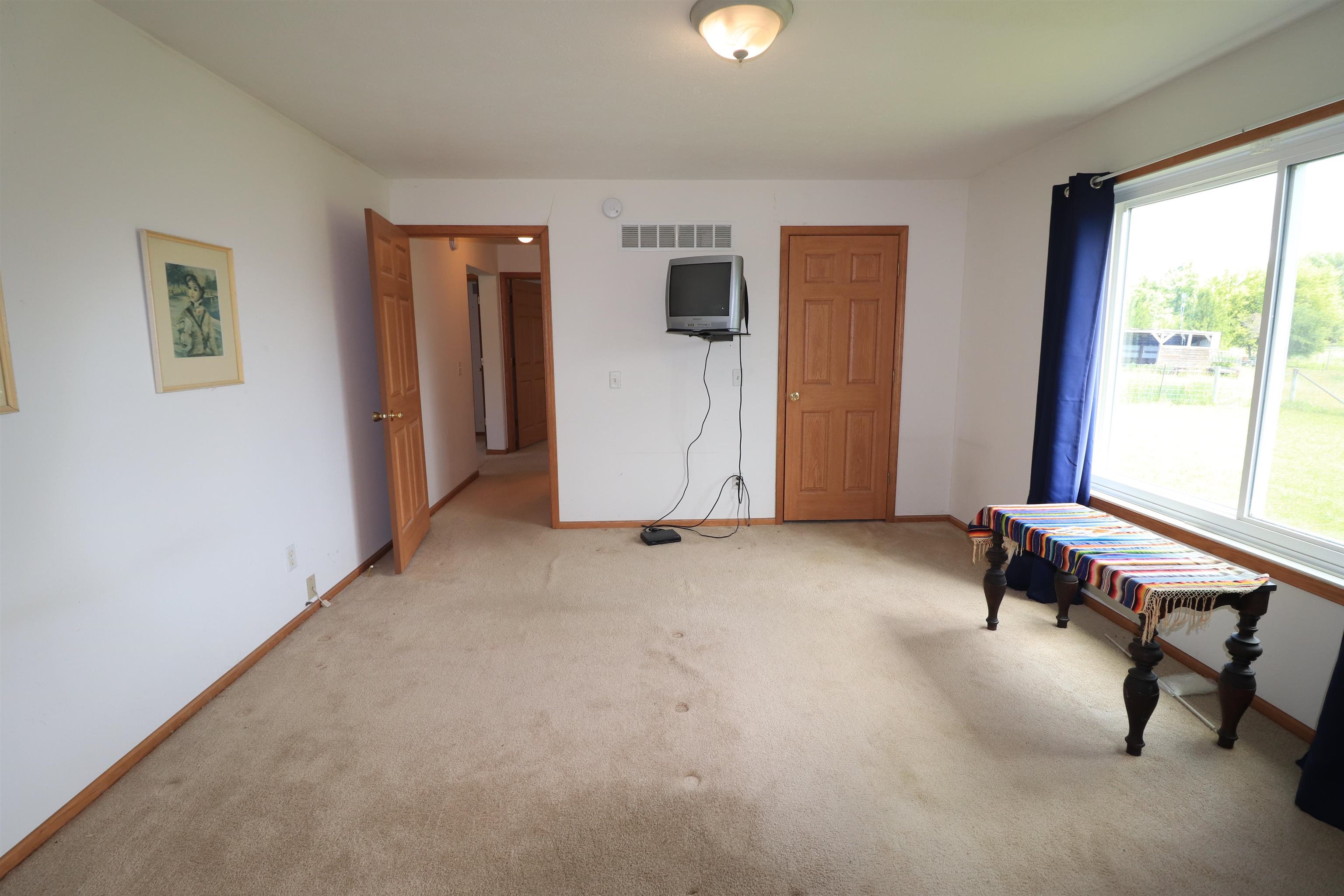2209 South Ellis Road Janesville, WI 53548 - Photo 9 of 25