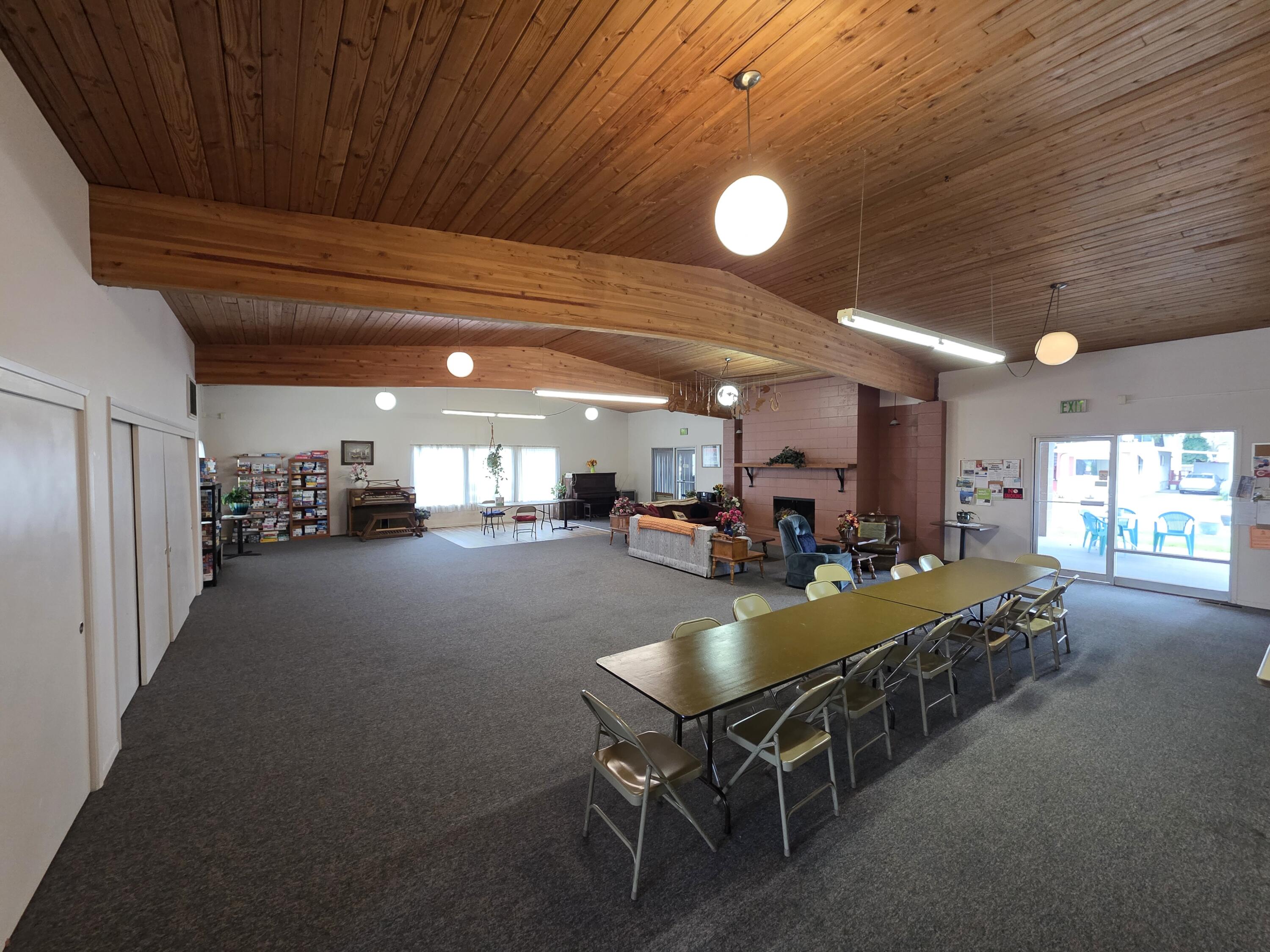301 Freeman Road, Unit 30 Central Point, OR 97502 - Photo 22 of 26 a dining room with furniture and a chandelier
