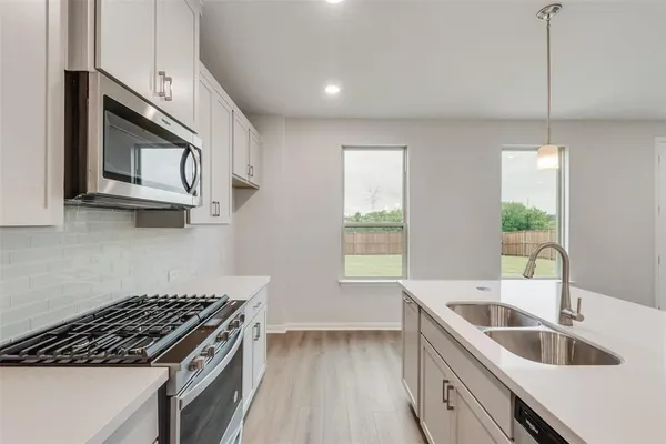 $417,990 | 517 Marcus Lane, Crowley, TX 76036