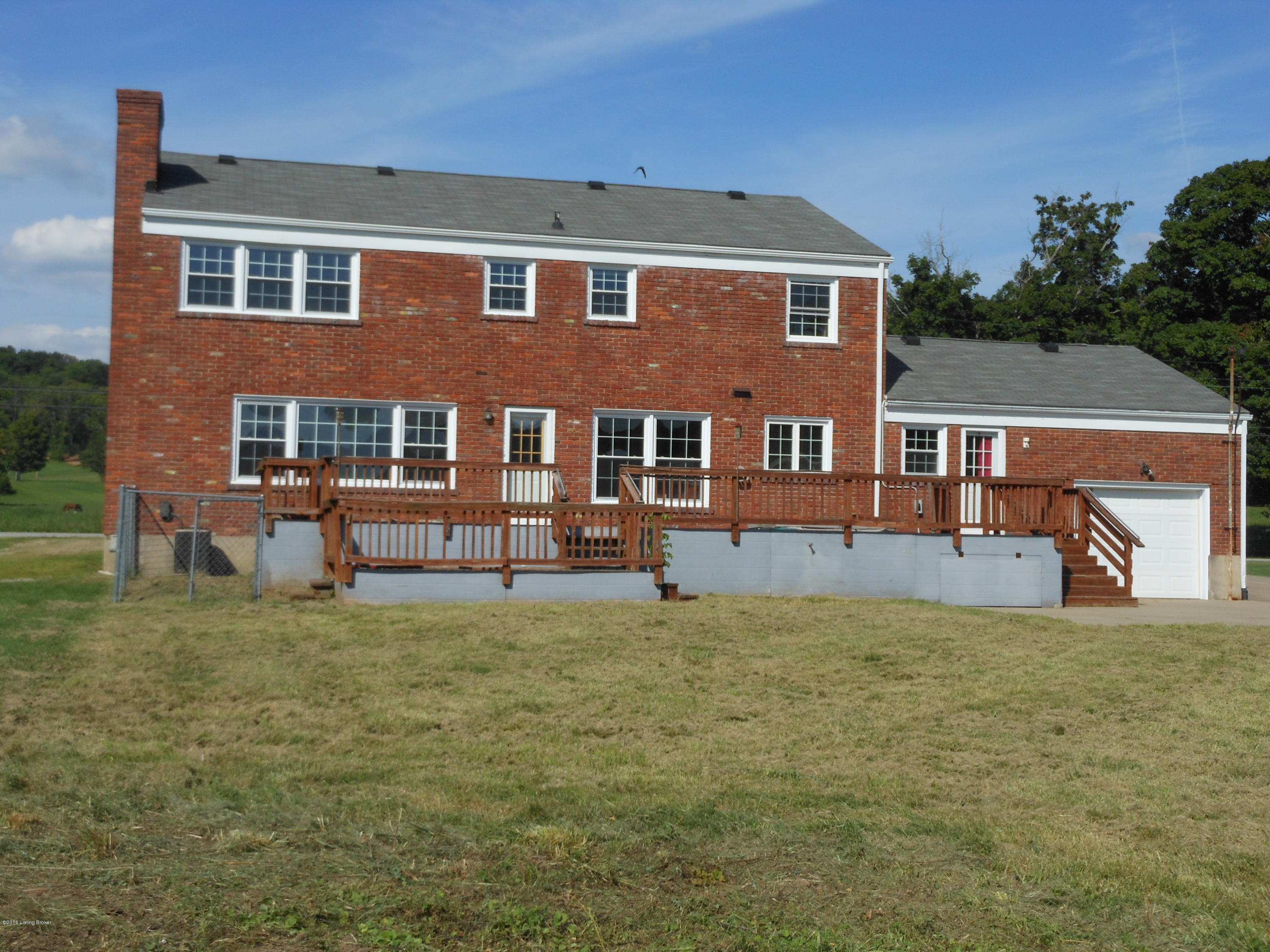 5422 Pendleton Road Louisville, KY 40272 - Photo 7 of 41 Rear attached garage