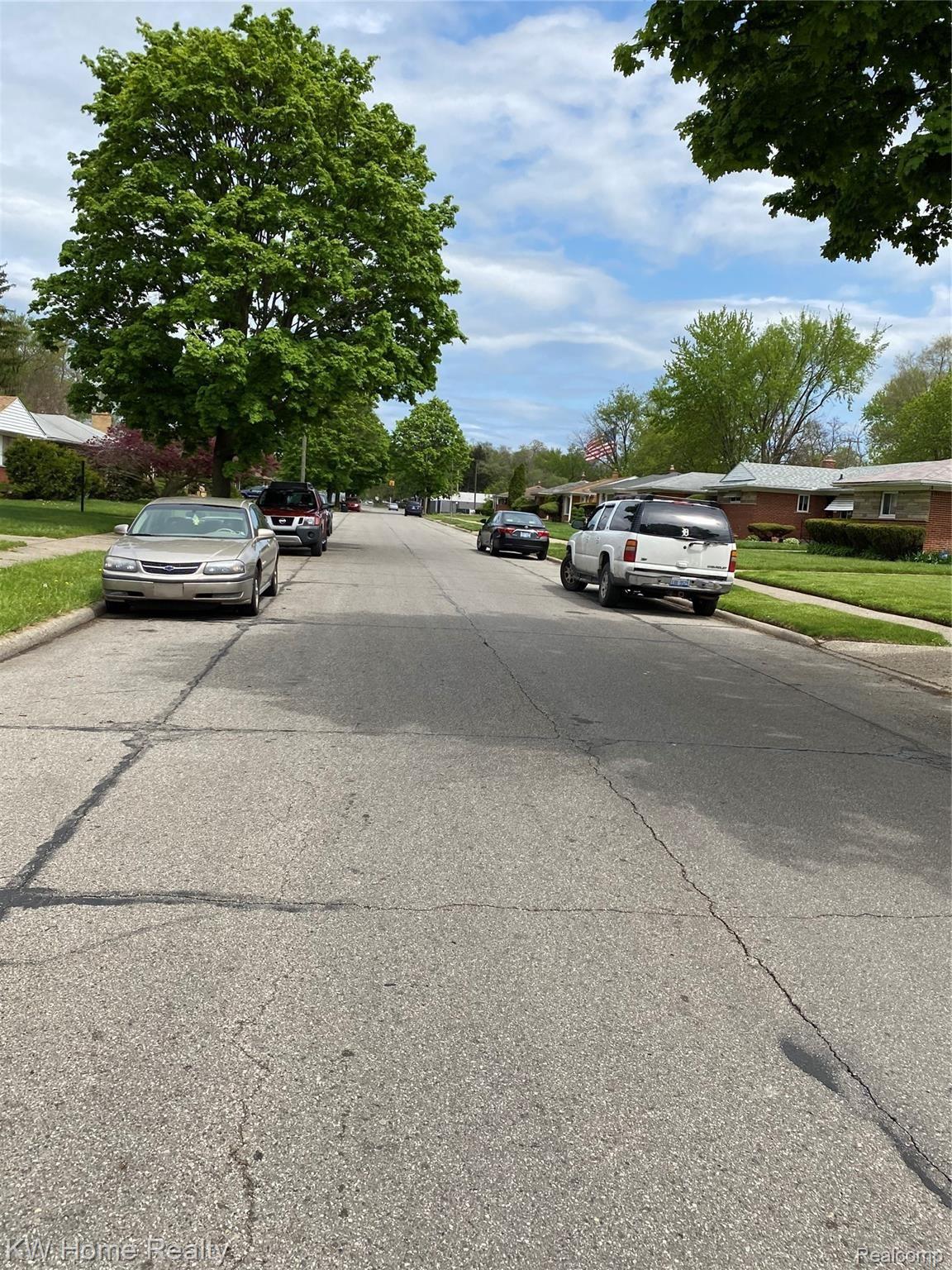 18933 Burt Road Detroit, MI 48219 - Photo 4 of 38 IMG_0257.jpeg