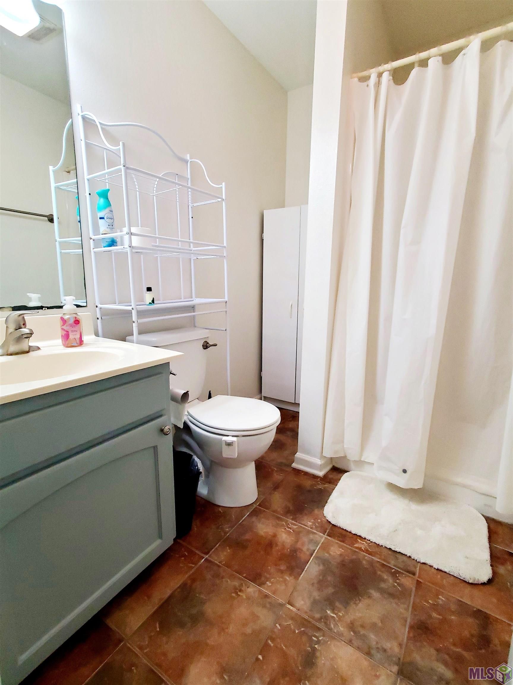 20996 Diversion Canal Road St. Amant, LA 70774 - Photo 18 of 44