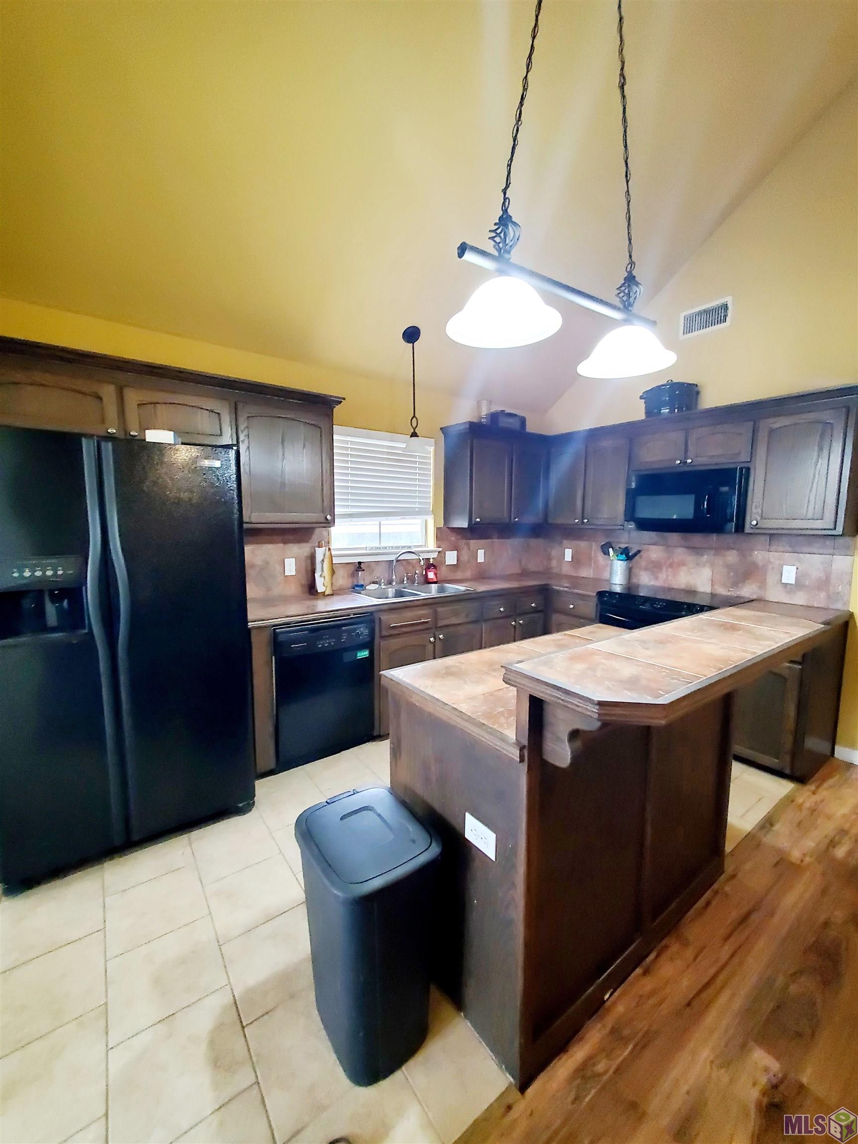 20996 Diversion Canal Road St. Amant, LA 70774 - Photo 28 of 44