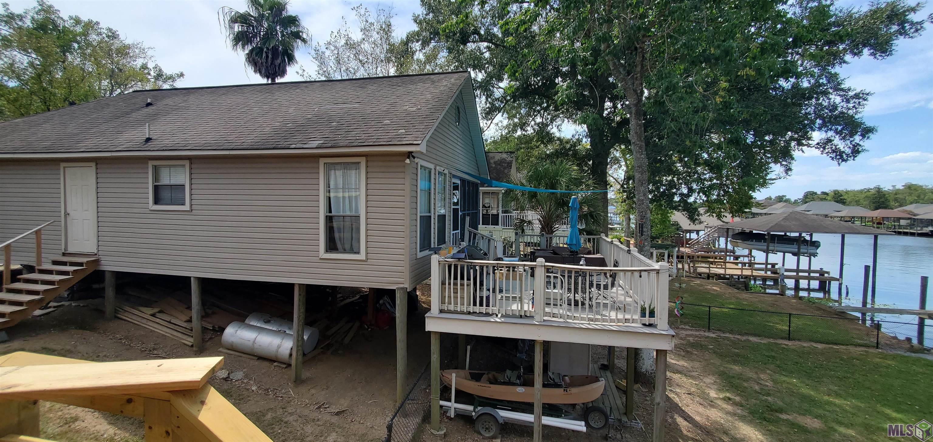 20996 Diversion Canal Road St. Amant, LA 70774 - Photo 7 of 44