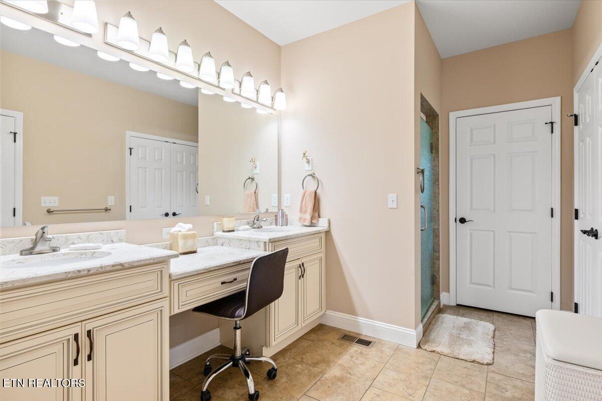 1380 East Norris Point Road La Follette, TN 37766 - Photo 17 of 54 Main Bedroom Double Vanity