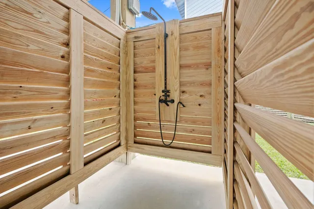 $3,000 | 16713 Moby Dick, Jamaica Beach, TX 77554