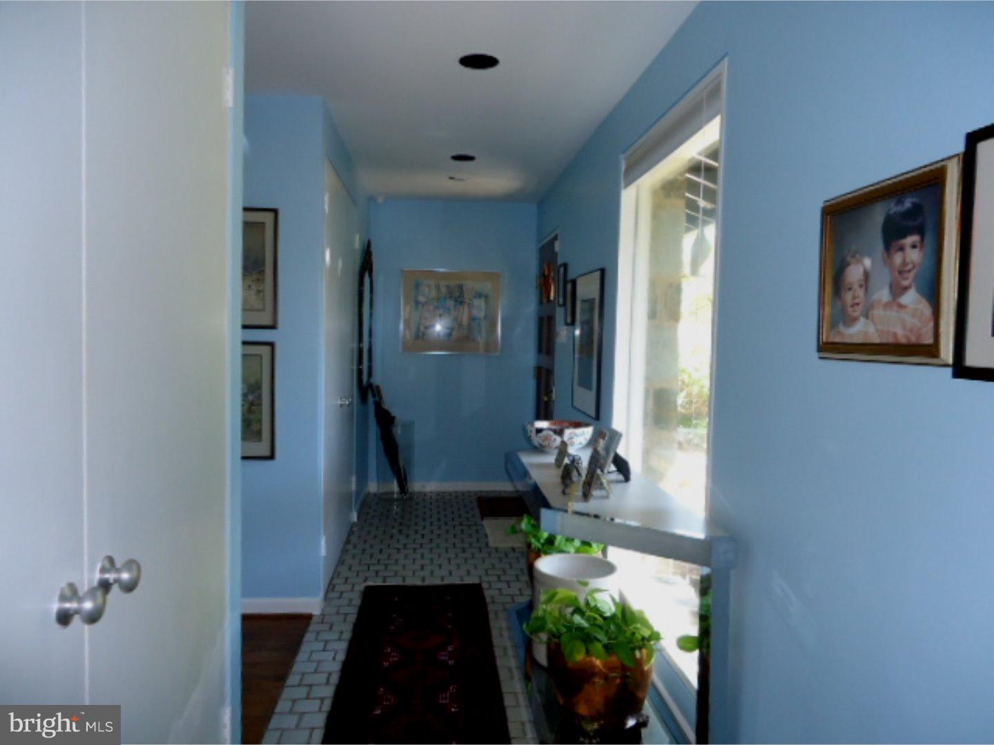 23 Edgemoor Road Cheltenham, PA 19012 - Photo 3 of 22 Foyer