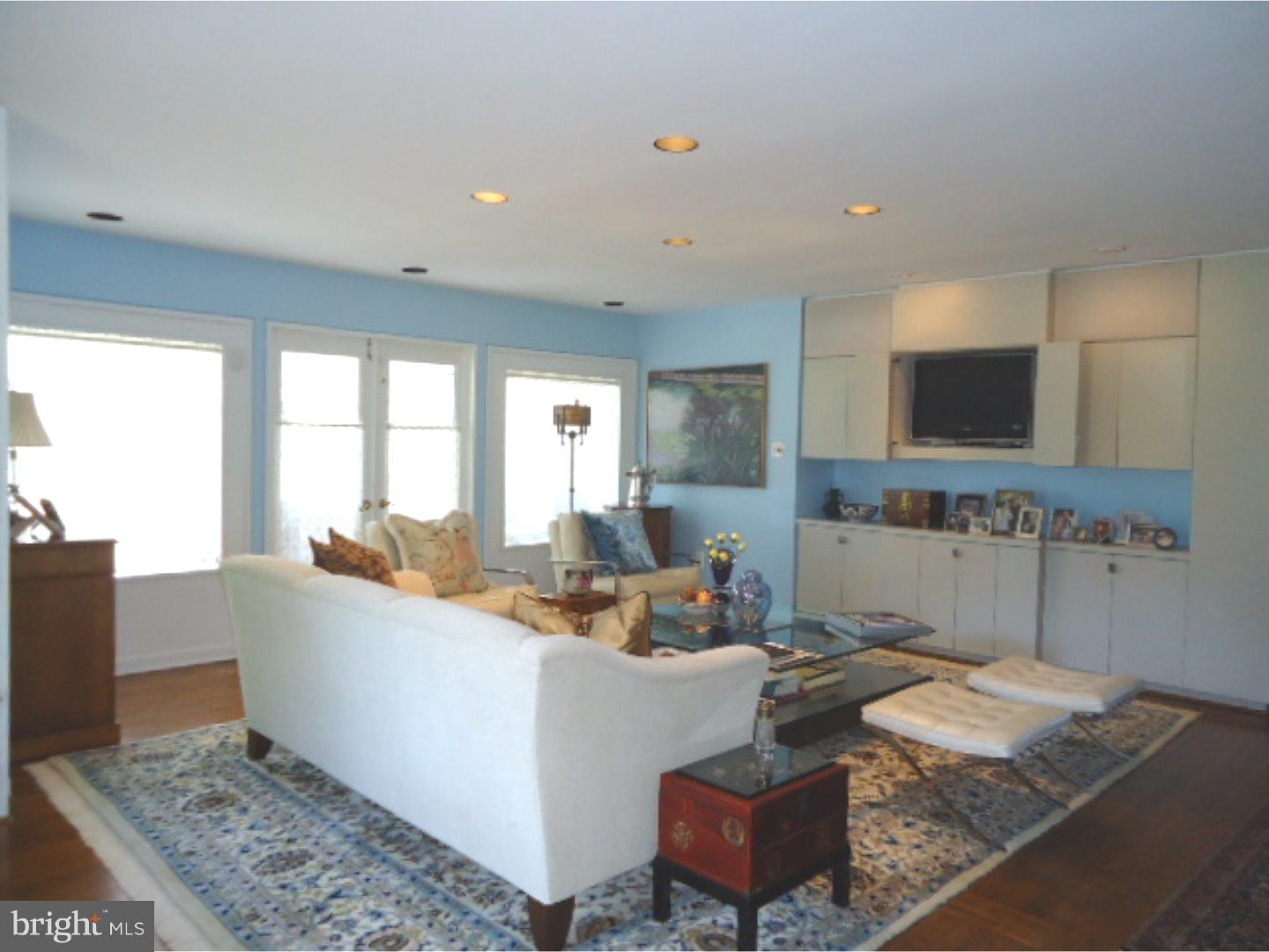 23 Edgemoor Road Cheltenham, PA 19012 - Photo 6 of 22 Living Room