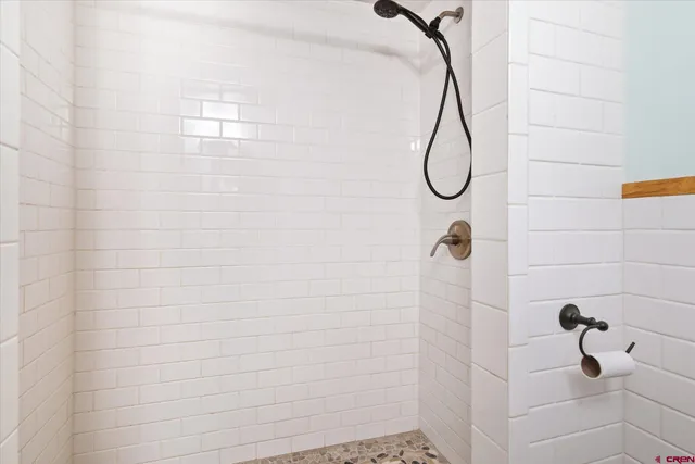 a view of livingroom with furniture