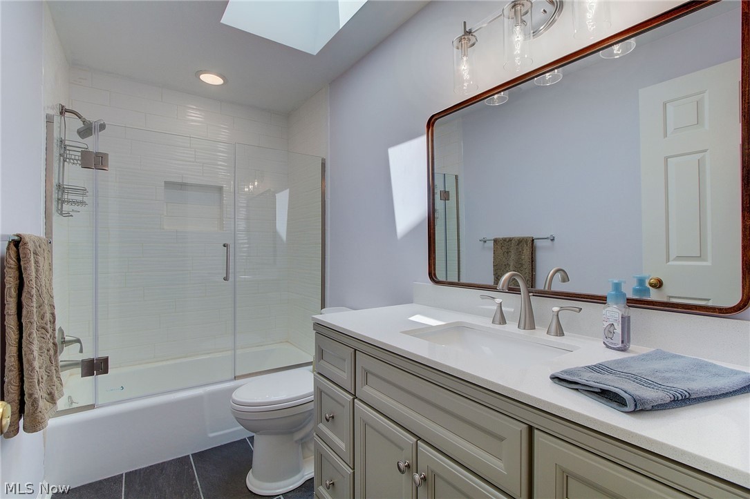 3959 Bramshaw Road Northwest Canton, OH 44718 - Photo 29 of 33 Full bath upstairs