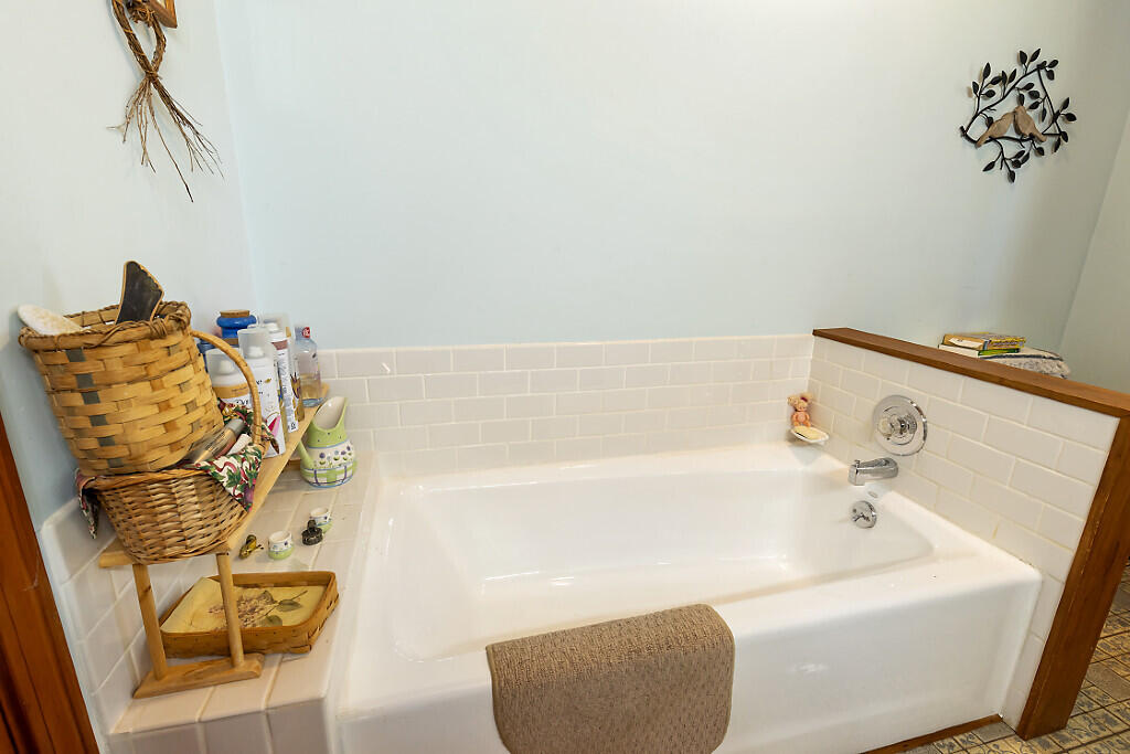 691 Middle Road Dresden, ME 04342 - Photo 18 of 82 20