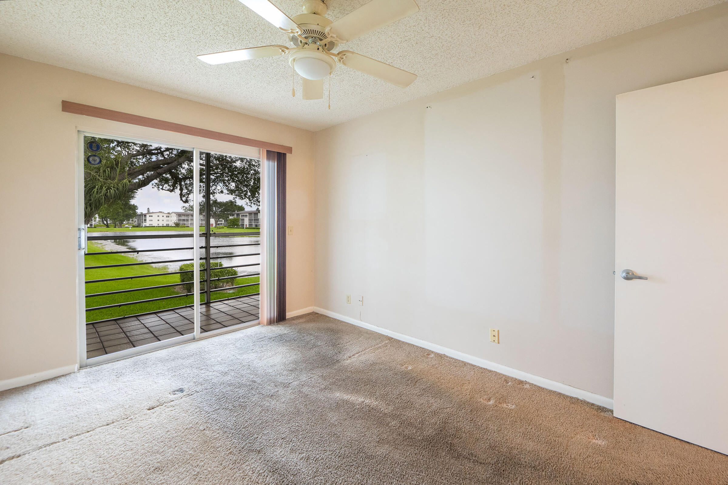 402 Fanshaw J Boca Raton, FL 33434 - Photo 11 of 18 Bedroom 2