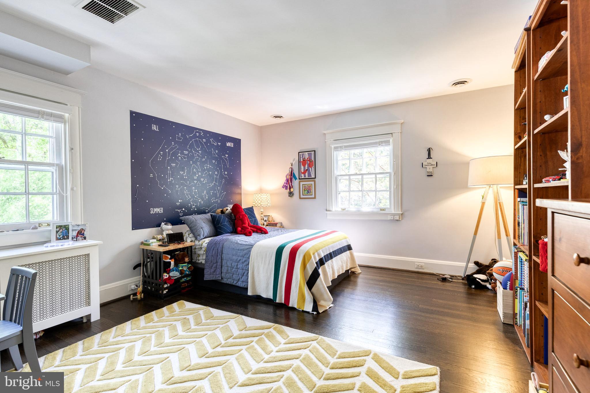 225 Tunbridge Road Baltimore, MD 21212 - Photo 42 of 65 a bed room with a bed and a window