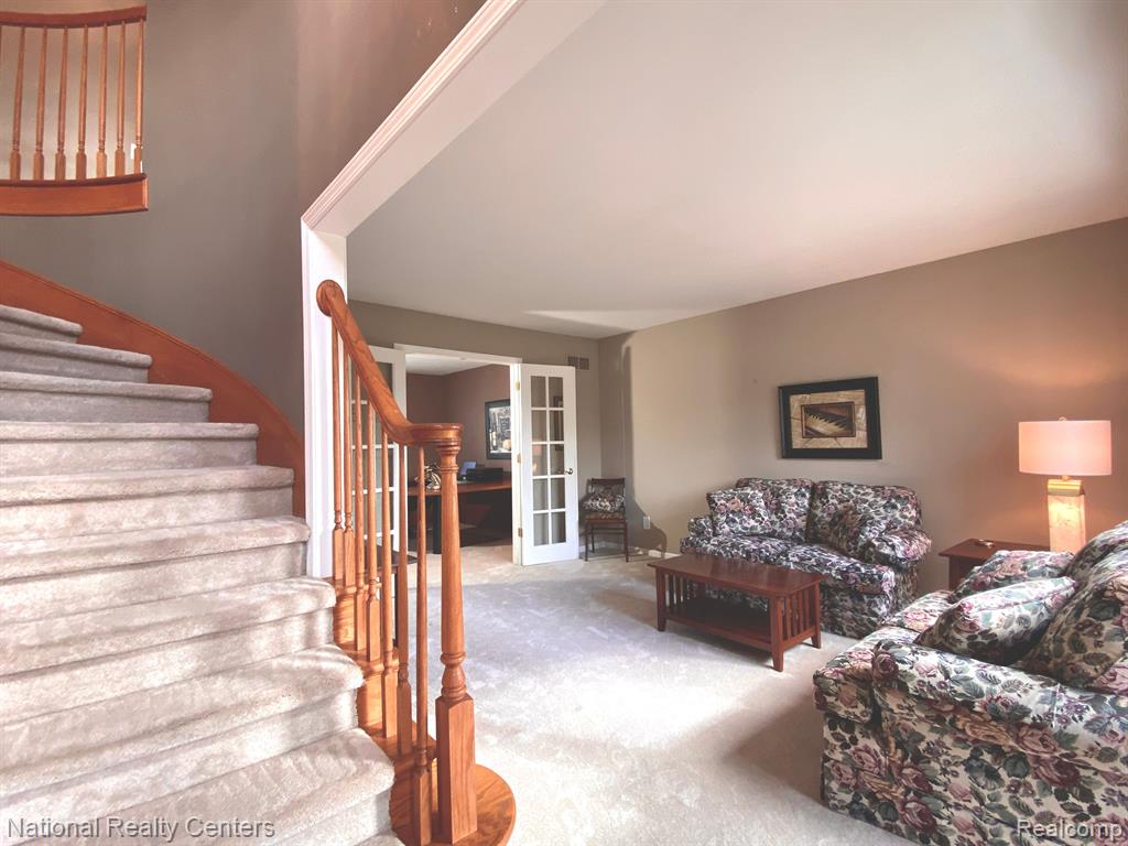 4199 Oak Tree Circle Rochester, MI 48306 - Photo 16 of 47