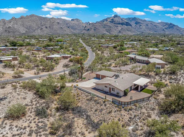 $629,900 | 6902 North Camino De Las Candelas, Tucson, AZ 85718