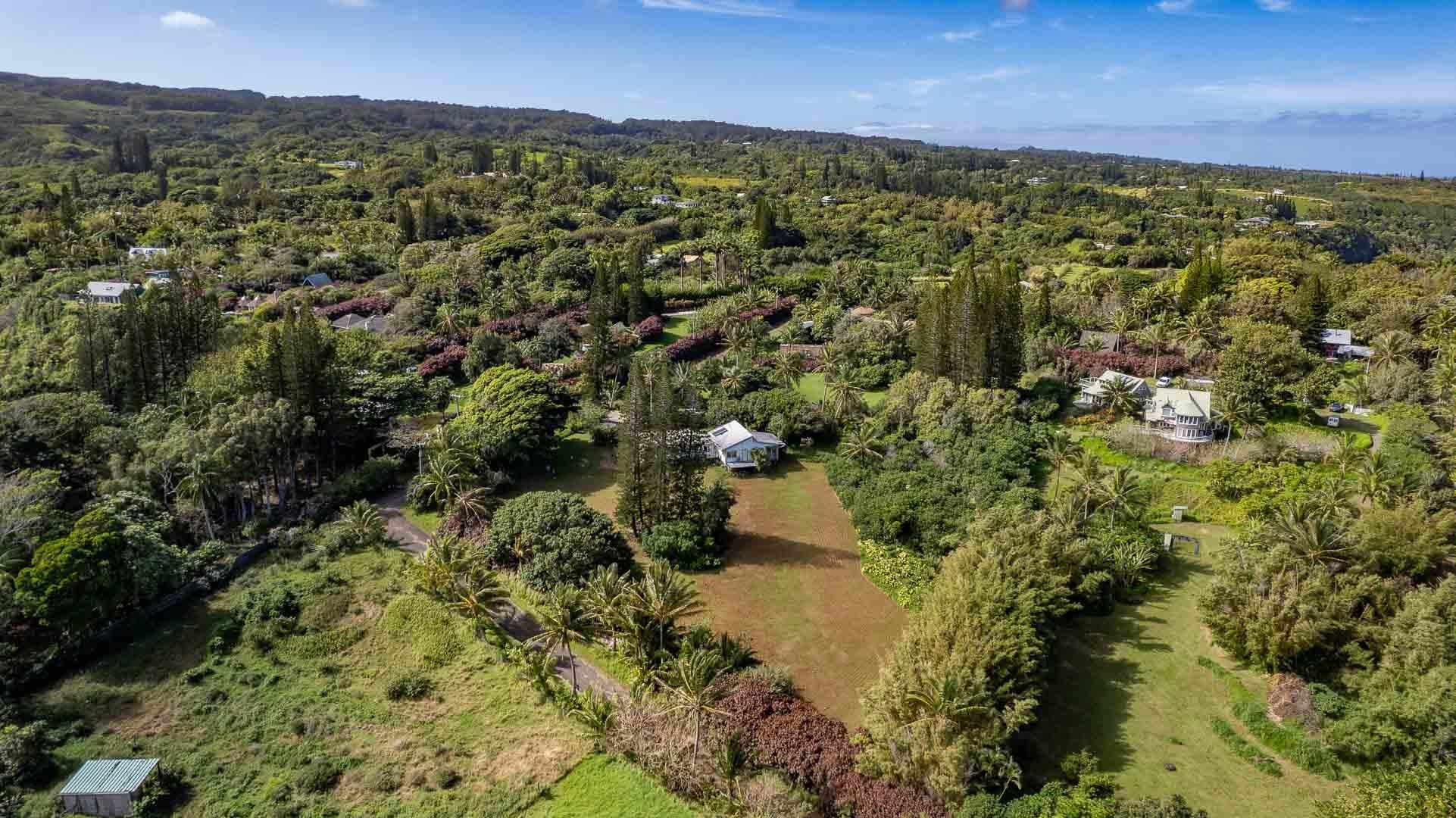 210 Door Of Faith Road Haiku, HI 96708 - Photo 16 of 46