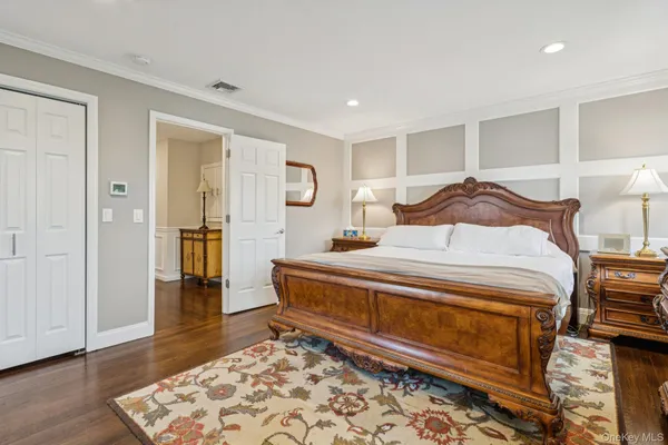 $975,000 | 11 Palmer Drive, Sayville, NY 11782