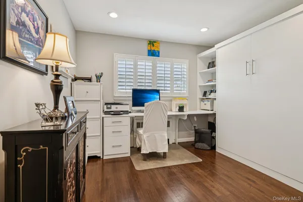 $975,000 | 11 Palmer Drive, Sayville, NY 11782