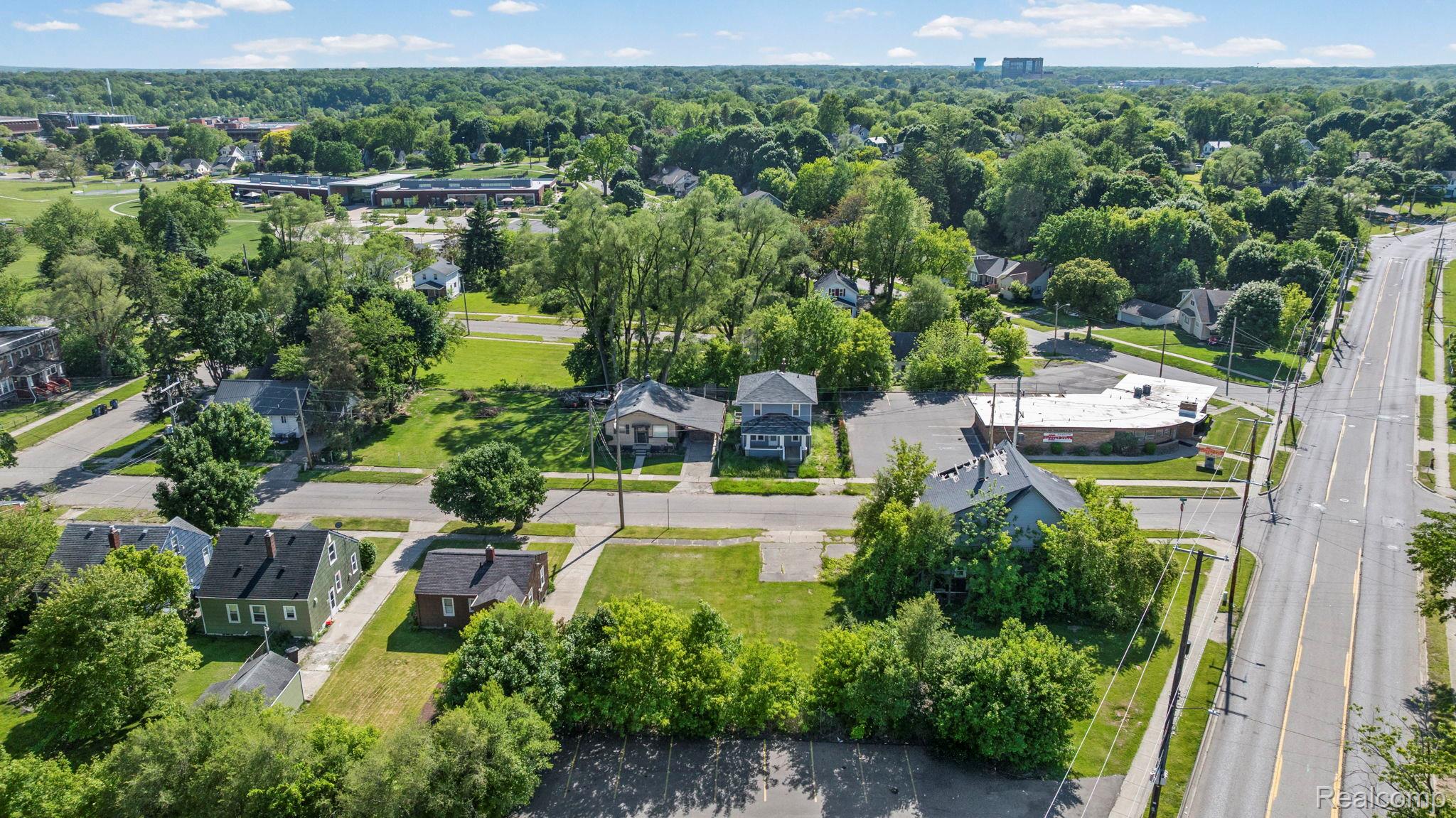 1213 Flushing Road Flint, MI 48504 - Photo 8 of 10 10-web-or-mls-1213-flushing-rd.jpg