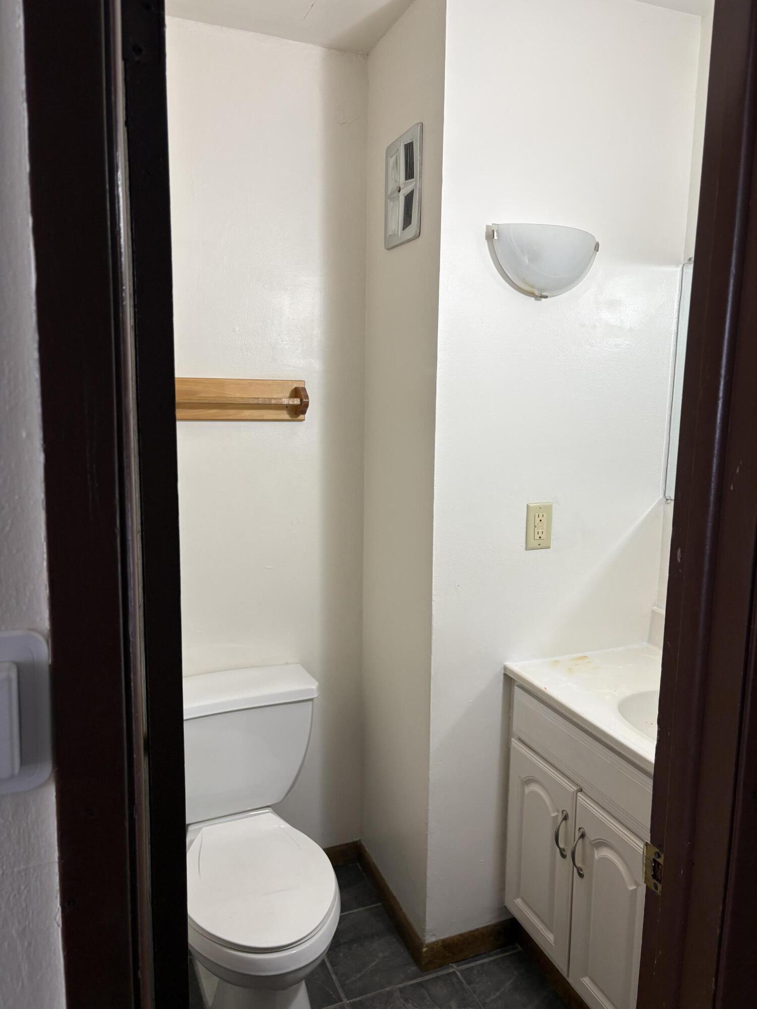 8931 North Swan Road, Unit B Milwaukee, WI 53224 - Photo 8 of 10 IMG_2888