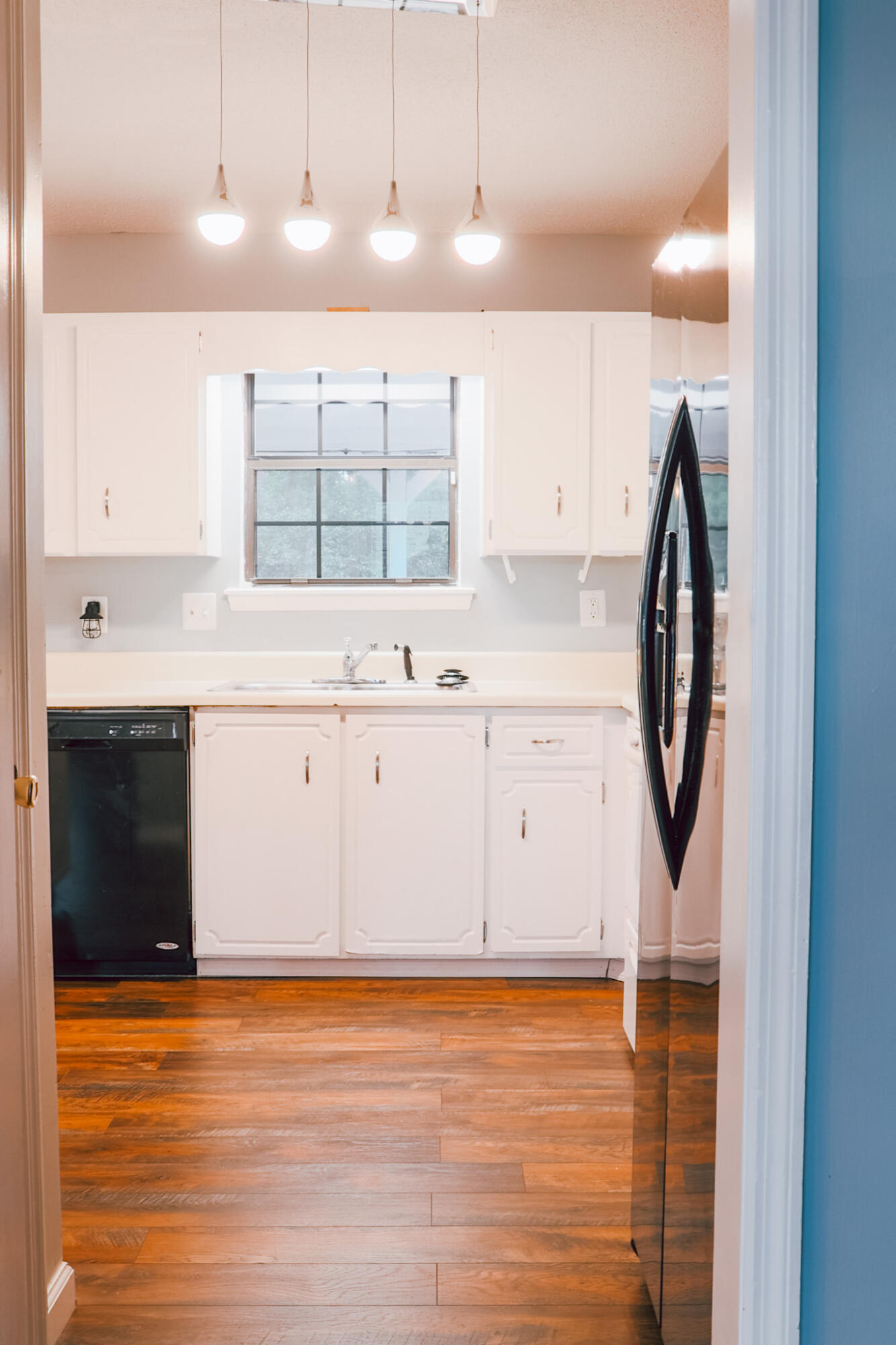4330 Ridge Cliff Drive Augusta, GA 30909 - Photo 9 of 27 kitchen side entry