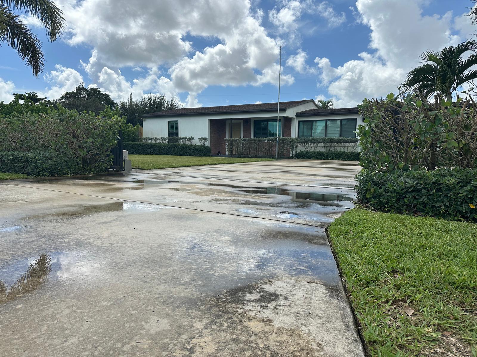 2940 Cherokee Road West Palm Beach, FL 33406 - Photo 10 of 35 PHOTO-2025-10-31-18-11-49(5)