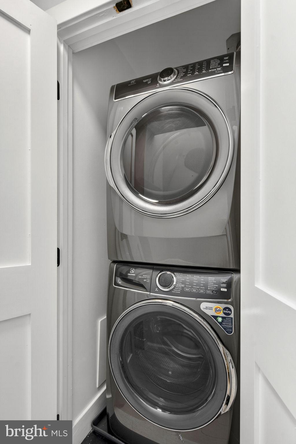 1409 South Capitol Street Southwest Washington, DC 20003 - Photo 26 of 31 Upper Hall Laundry