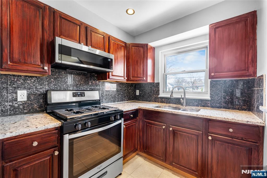 418 Esplanade, Unit 6 Maywood, NJ 07607 - Photo 6 of 22