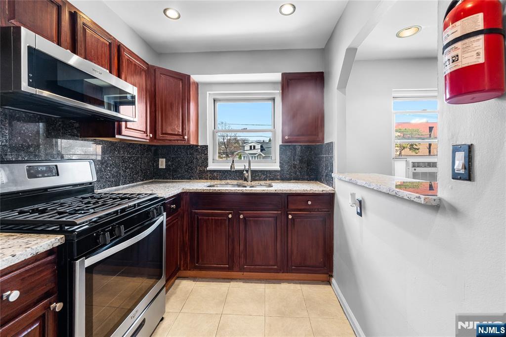 418 Esplanade, Unit 6 Maywood, NJ 07607 - Photo 7 of 22