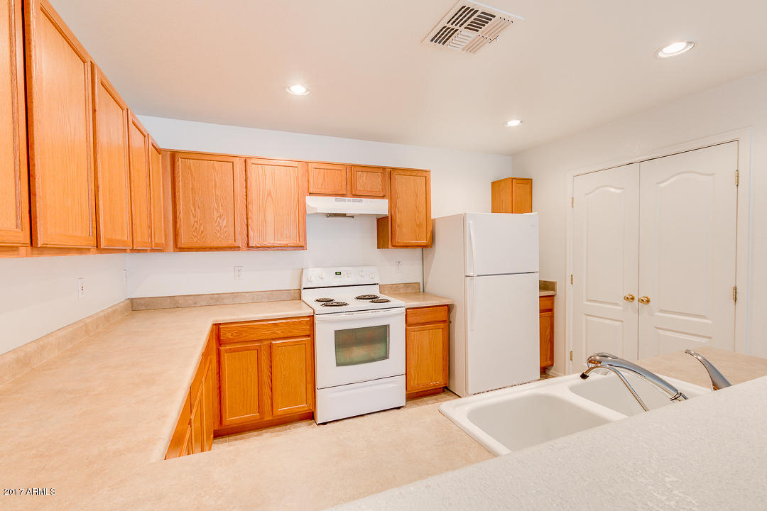 1332 South Loback Lane Gilbert, AZ 85296 - Photo 12 of 31 08-Loback