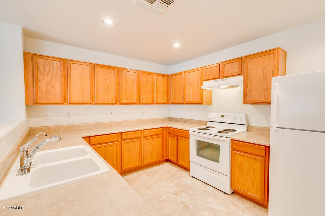1332 South Loback Lane Gilbert, AZ 85296 - Photo 2 of 31 Brand New Tile!