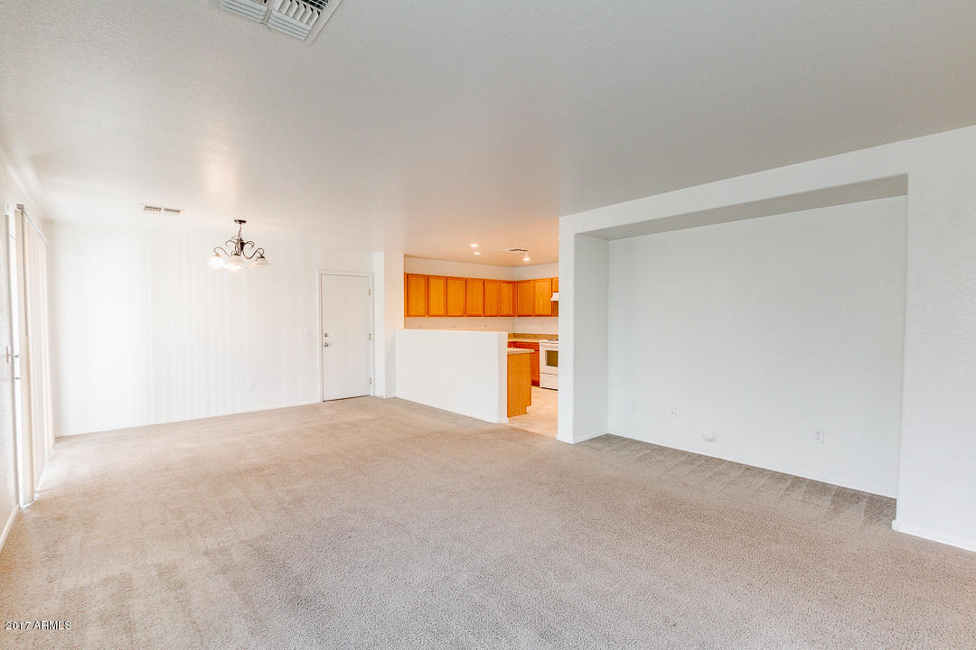 1332 South Loback Lane Gilbert, AZ 85296 - Photo 3 of 31 Spacious Living Room!