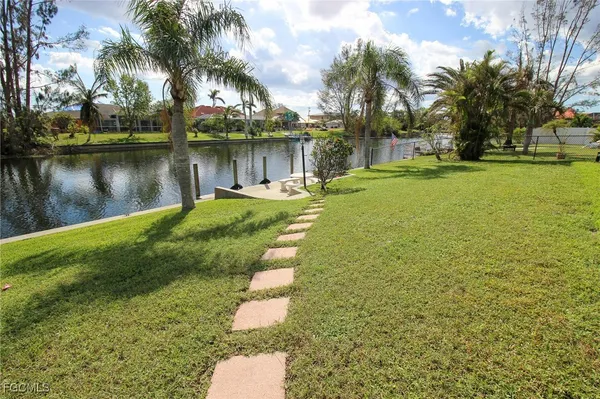 $3,800 | 138 Southeast 20th Street, Cape Coral, FL 33990