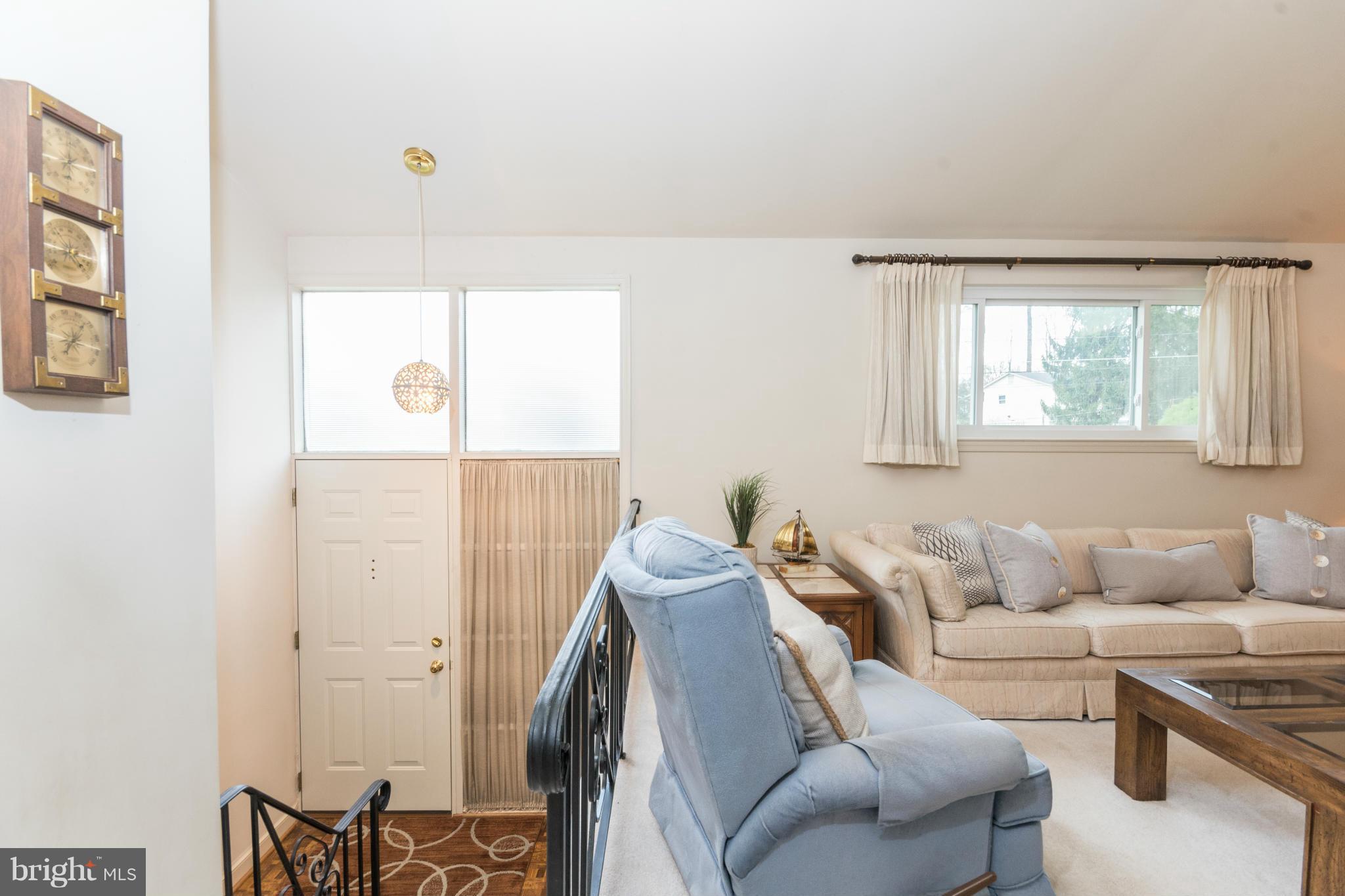 8806 Victoria Road Springfield, VA 22151 - Photo 2 of 27 Interior (General)