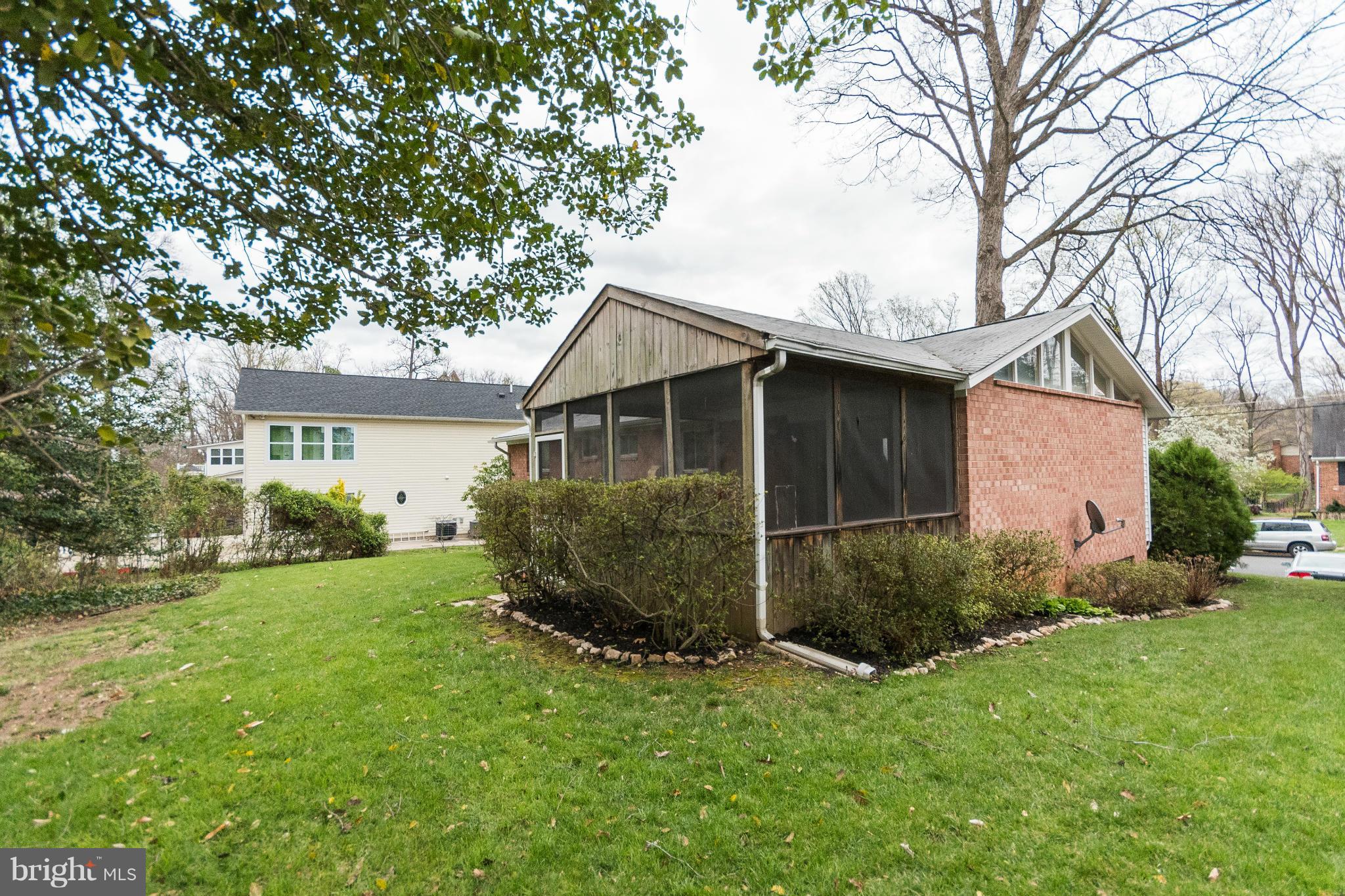 8806 Victoria Road Springfield, VA 22151 - Photo 26 of 27 Exterior (Rear)