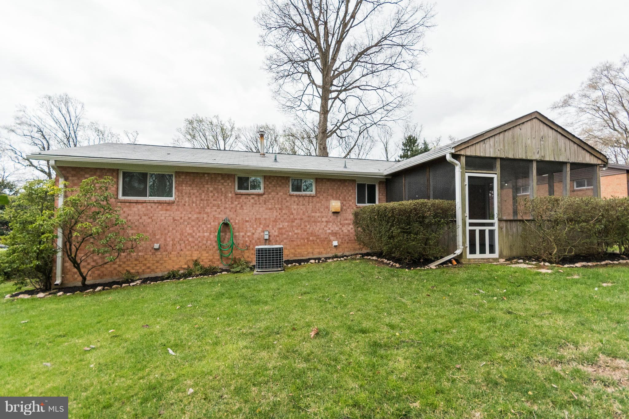 8806 Victoria Road Springfield, VA 22151 - Photo 27 of 27 Exterior (Rear)