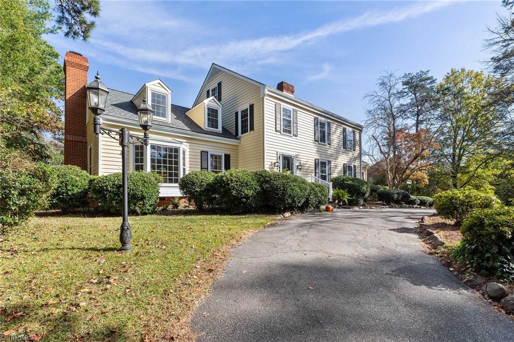 1312 Robinhood Road High Point, NC 27262 - Photo 2 of 34 Gallery Image 2