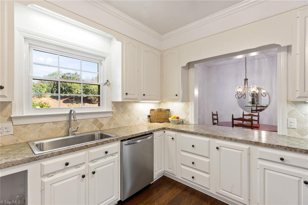 1312 Robinhood Road High Point, NC 27262 - Photo 17 of 34 Gallery Image 17