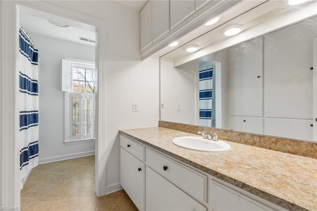1312 Robinhood Road High Point, NC 27262 - Photo 28 of 34 Gallery Image 28