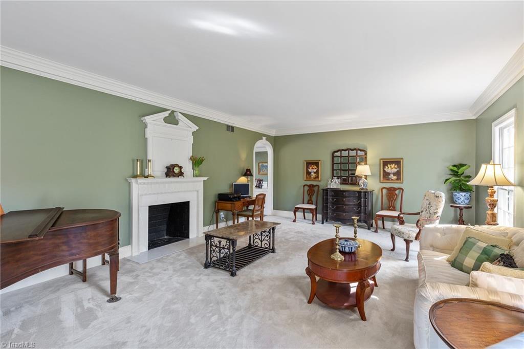 1312 Robinhood Road High Point, NC 27262 - Photo 6 of 34 Gallery Image 6