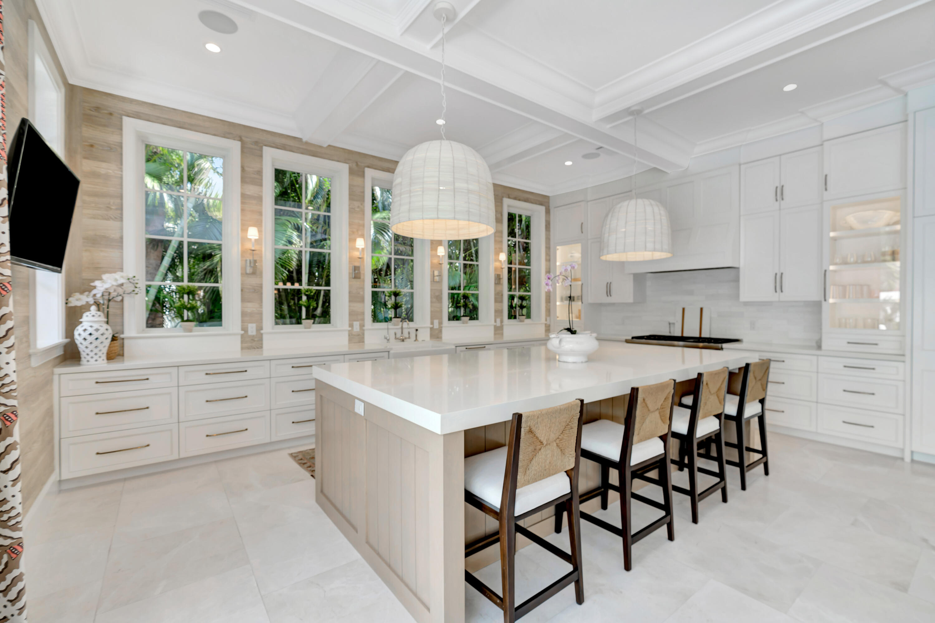 106 Micco Circle Jupiter, FL 33458 - Photo 13 of 49 Designer Lighting