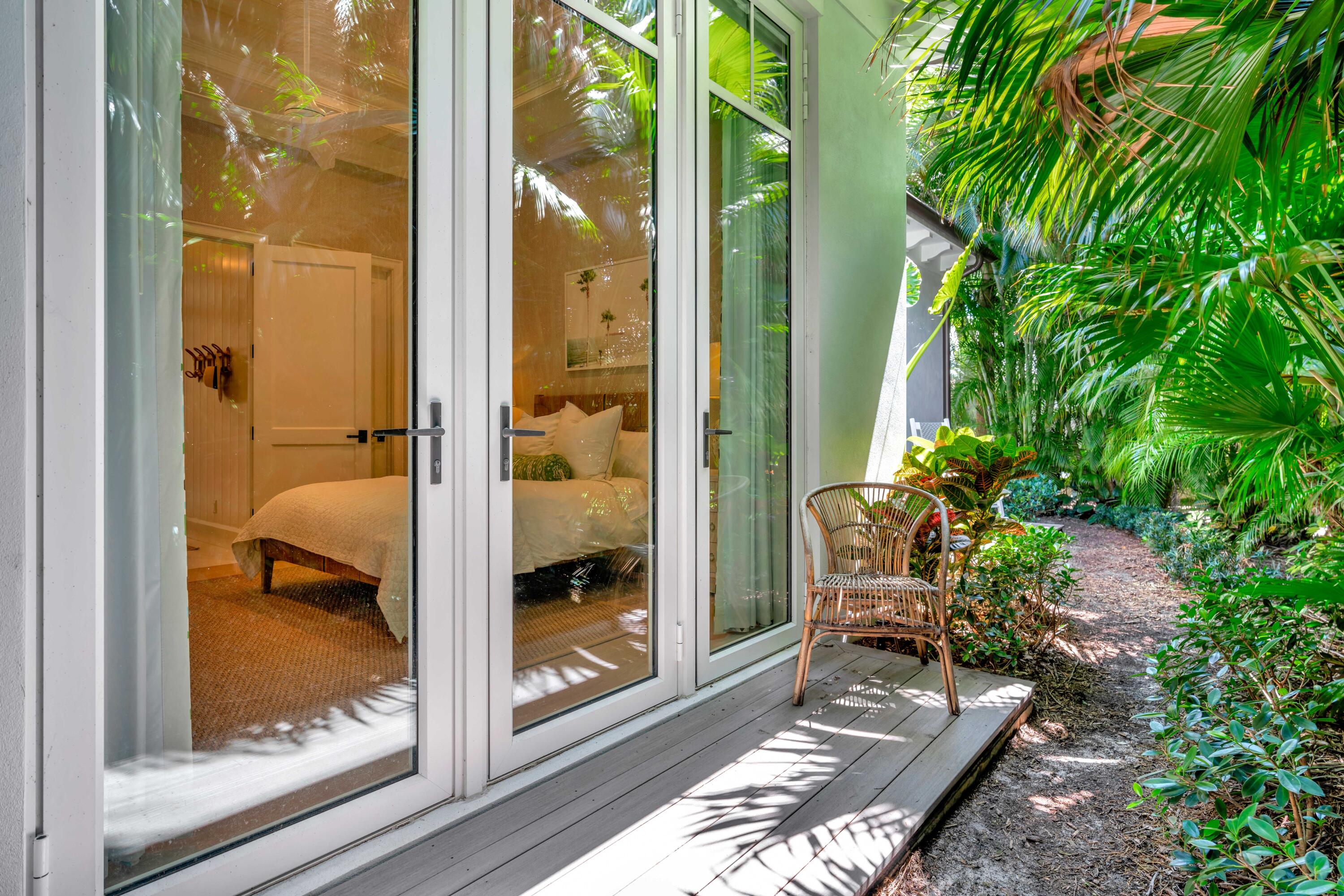 106 Micco Circle Jupiter, FL 33458 - Photo 31 of 49 Guest Outdoor Living